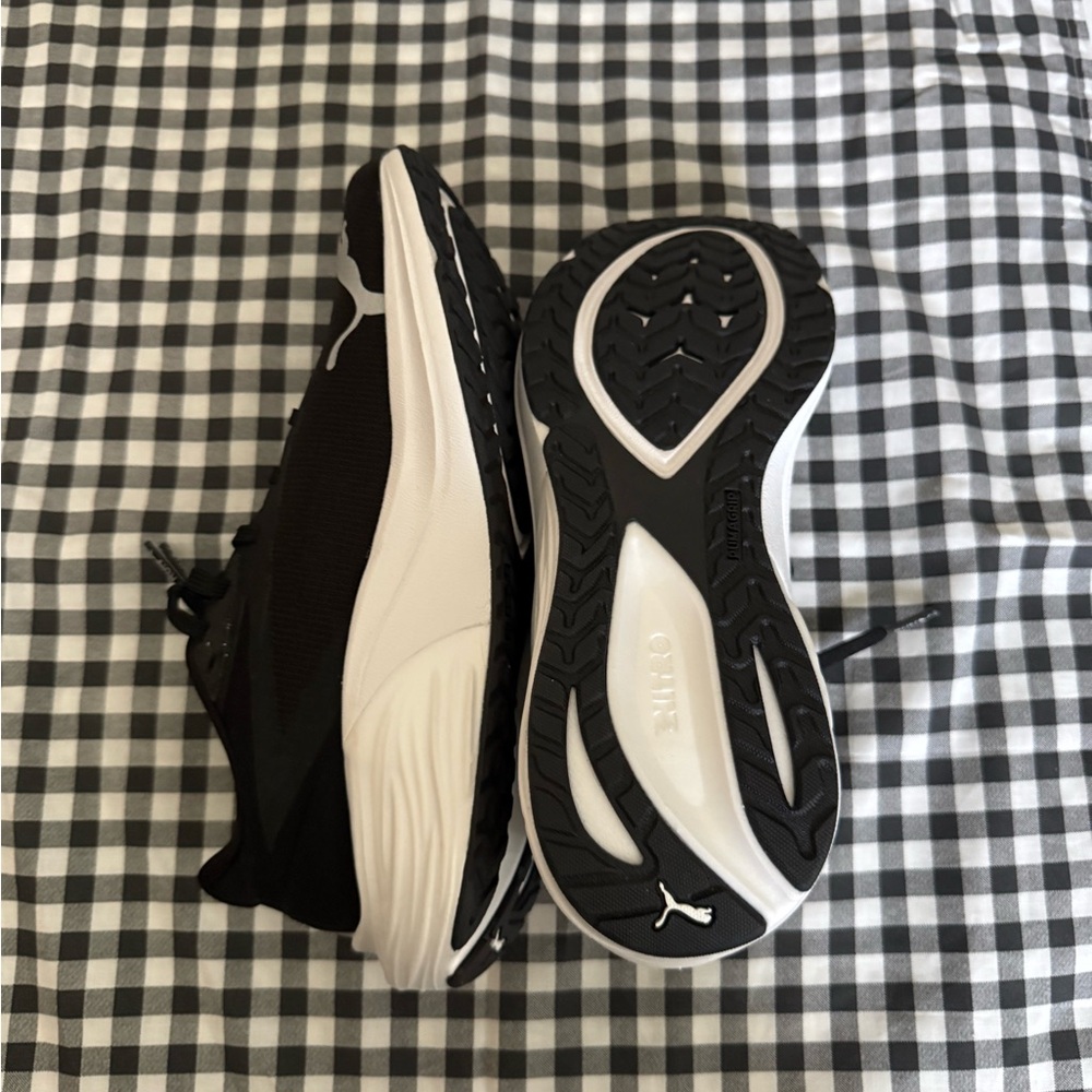 Puma Black and White Athletic Shoes - Picture 5 of 6